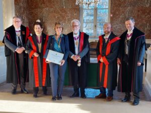 Myriam Taverna et les membres de l'Académie Royale de Médecine de Belgique