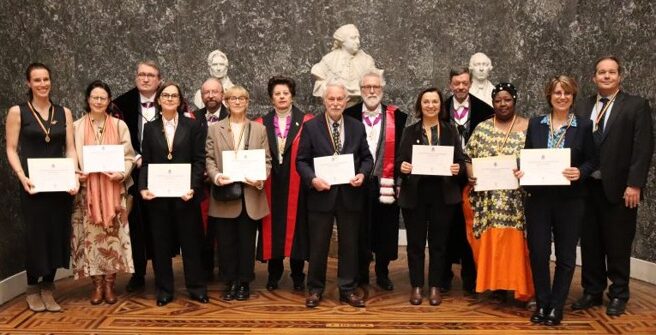 L'ensemble des nouveaux membres de l'Académie Royale de Médecine de Belgique